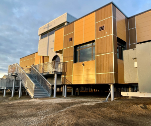 Old Crow Health and Wellness Centre / Natr’idizhih Srii Tr’igwiheendaii hah zheh