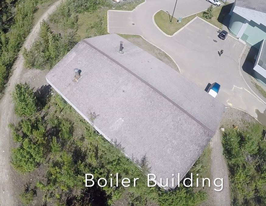 Extérieur du bâtiment filmé avec un drone